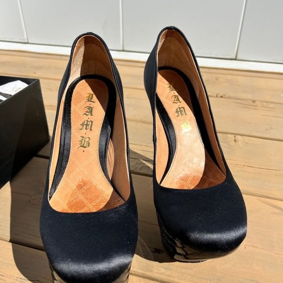 L.A.M.B Black Silk platform pump - Picture 3 of 7